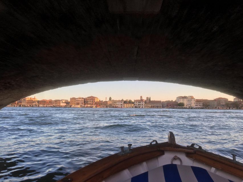 Venezia:Tour con aperitivo al tramonto - Getting started at Fondamenta Gasparo Contarini (and finding it fast)