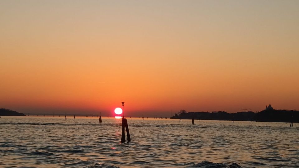 Venezia:Tour con aperitivo al tramonto - Price and value: $271.88 per group up to 2