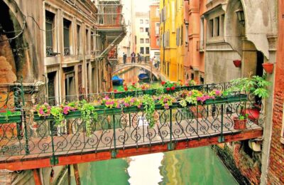 Venice: 1.5-Hour Wandering Around the City - Santa Maria Formosa Square: the square that adds texture
