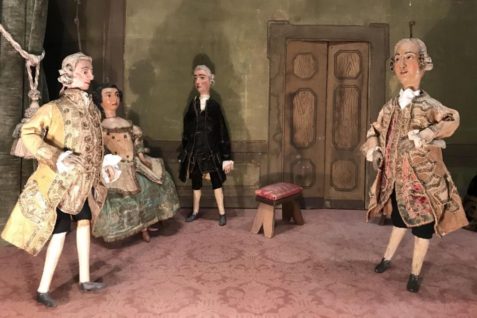 Venice: 2-Hour Masks & Puppets Tour for Children - Language and How Guides Support Kids