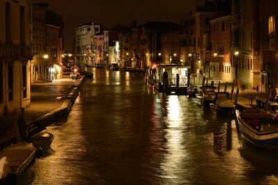 Venice: 2-Hour Private Walking Tour at Night - The Exact Meeting Point: Column by Palazzo Ducale (San Marco)