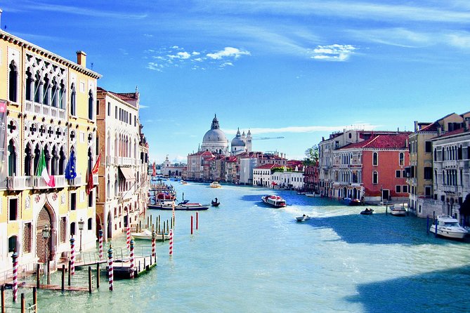 Venice: 30 min private Gondola Ride with Guide - Your guide’s job: turning 30 minutes into something you remember