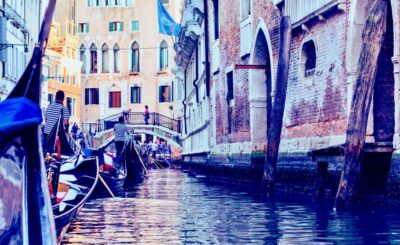 Venice: 30-Minute Gondola Ride on Grand Canal with Serenade - Boarding at Santa Maria del Giglio: quick start, clear expectations