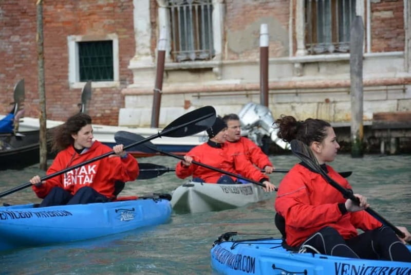 Venice: 60' Quick Kayak Tour of Venice with guide - Cannaregio Canals: How the City Looks From a Kayak