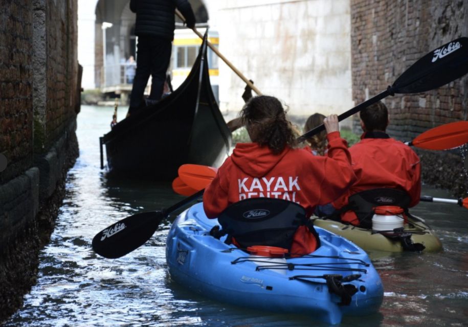 Venice: 60' Quick Kayak Tour of Venice with guide - Meeting Near Fondamenta de la Sensa and Calle Brazzo
