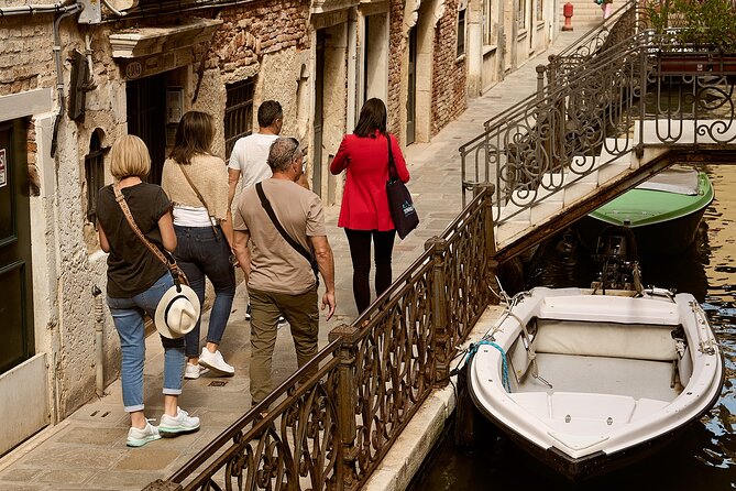 Venice Art Walking Tour with Gondola Ride - So is it really an art tour?
