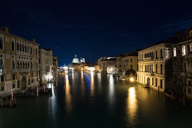 Venice at Sunset: Crimes, Legends and Mysteries - San Polo: Canals, Bridges, and the First Hints of Trouble