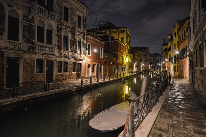 Venice at Sunset: Crimes, Legends and Mysteries - Campo San Silvestro: A Quiet Square With Dark Stories