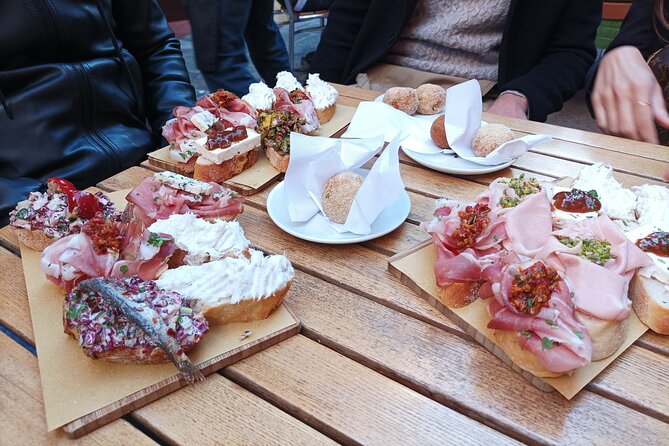 Venice Bacaro Food Tour: Eat and Drink like a Venetian - Stop 4 on Calle de la Bissa: mozzarella in carrozza