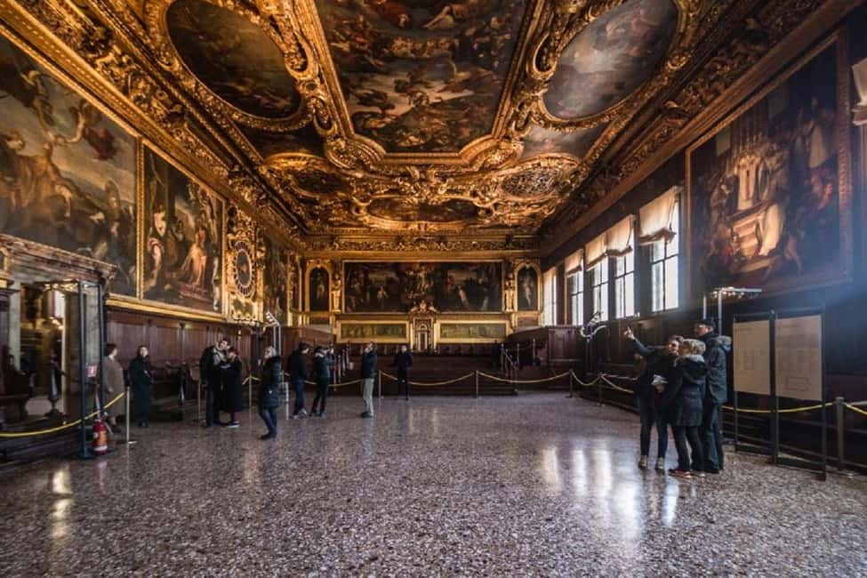 Venice: Basilica, Doge's Palace, Gondola and Lagoon Islands - Who should book this two-day Venice highlights plan?