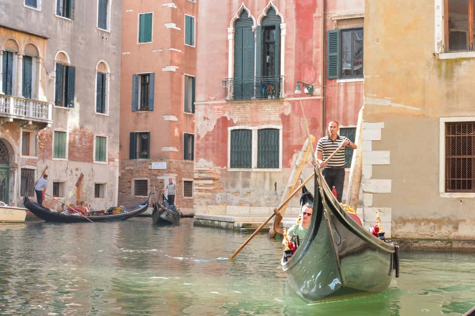 Venice: Basilica, Doge's Palace, Gondola and Lagoon Islands - Murano glassblowing: seeing craft, and managing expectations about commentary