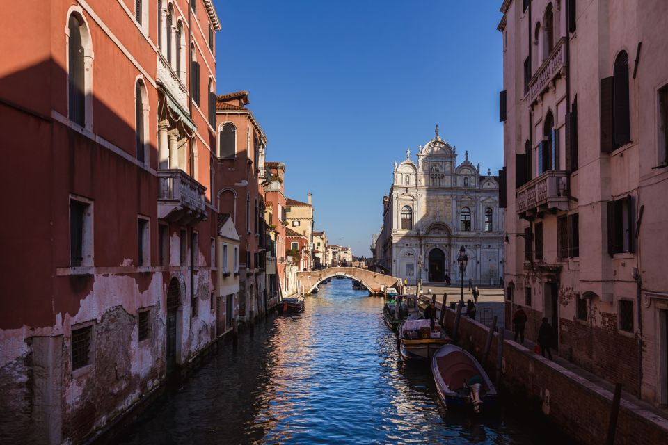 Venice: Basilica+ Doge's Palace+ Lagoon Islands-Guided Tour - Priority tickets and audio receivers: less waiting, better listening