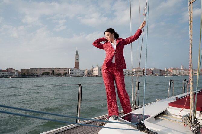 Venice Boat Tour with Aperitif and Music on a Sailing Boat - Key points to know before you go