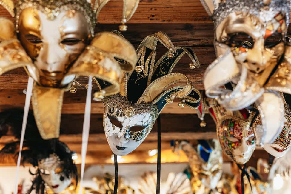 Venice: Carnival Mask Workshop - Taking Your Mask Home (And Actually Wanting to Display It)