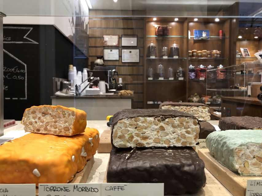 Venice: Chocolate Tasting Experience - Where the tasting starts: the shop, the welcome, and what to expect