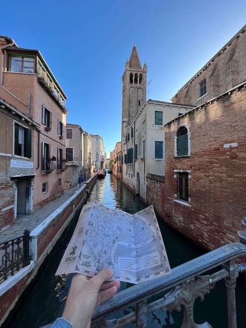 Venice City Escape: "Hunting for L'Omo dal Capelon" - Puzzle Clarity, Hints, and the Text on Your Phone