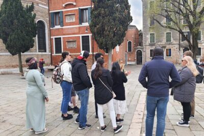 Venice City Highlights Small Group Tour with a local guide - Starting Near San Pantalon: Setting Your Bearings Fast