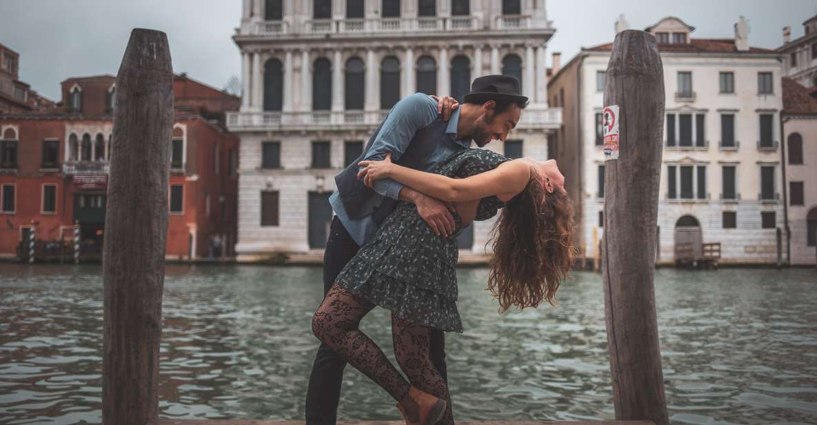 Venice: City Portrait Session with Professional Photographer - Meeting under the Tower: what the start feels like