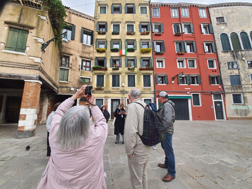 Venice: City Wonders Group Walking Tour with a Local Expert - What you’ll see: Rialto Bridge, Grand Canal crossing, and the sestiere mix
