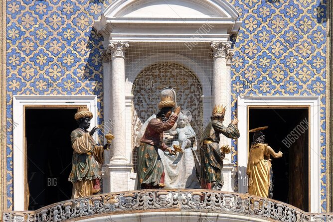 Venice Clock Tower - Magi and Angel statues: rare, so train your eyes