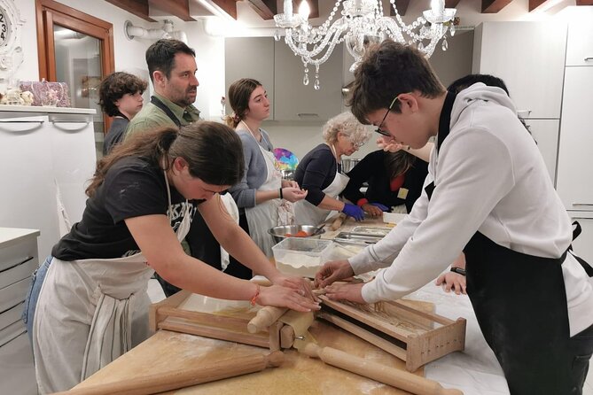 Venice Cooking Class in Mestre – Pasta & Tiramisu, wine and more - Giudecca at 6 pm: why the setting matters