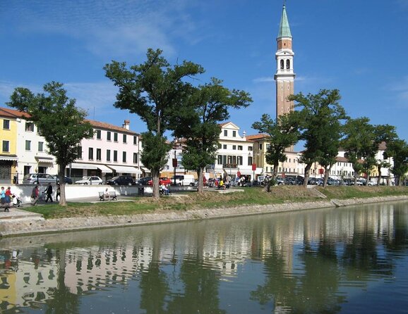 Venice Countryside Bike Tour - The ride style: city streets, quiet canals, and breaks that feel human