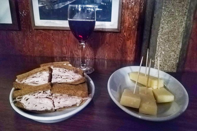 Venice Dinner Food Tour around Jewish Ghetto & Cannaregio Quarter - Dessert, ice cream, and Venice views at night