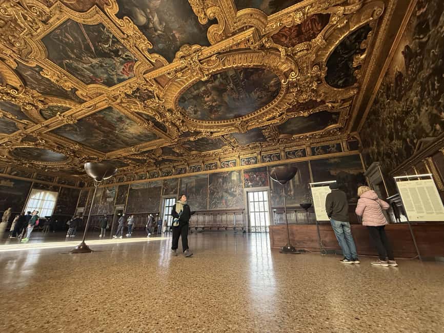 Venice Doge's Palace and St Mark's Basilica Guided Tour - Bridge of Sighs: a short stop with a strong emotional hook
