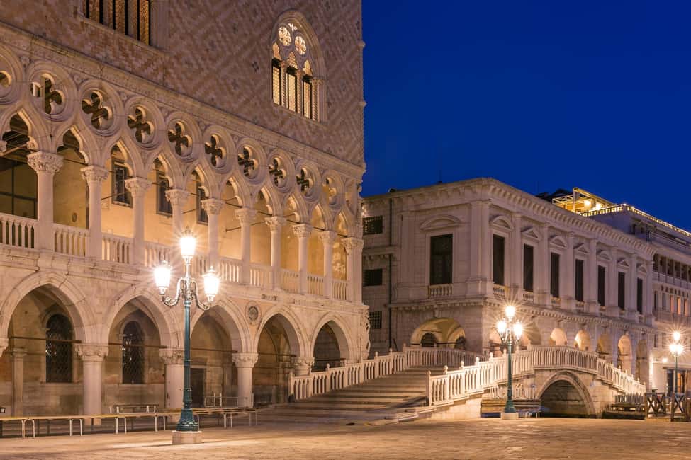 Venice: Doge's Palace, Bridge of Sighs, Prisons, Correr & Audioguides - Doge’s Palace halls: why priority access matters inside