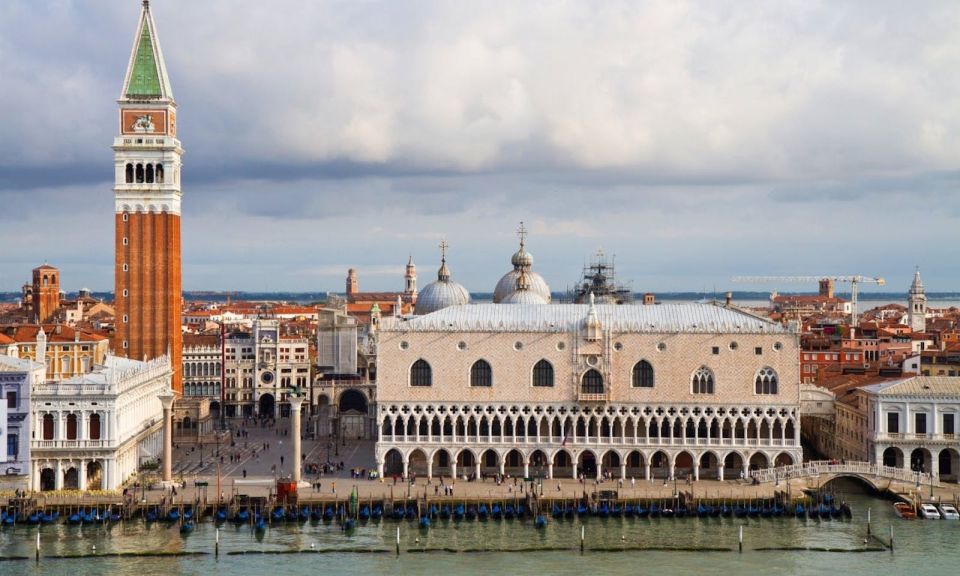 Venice: Doge's Palace & Bridge of Sighs Small Group Tour - Armoury, Doge’s Apartments, and the Palace Details You Might Miss