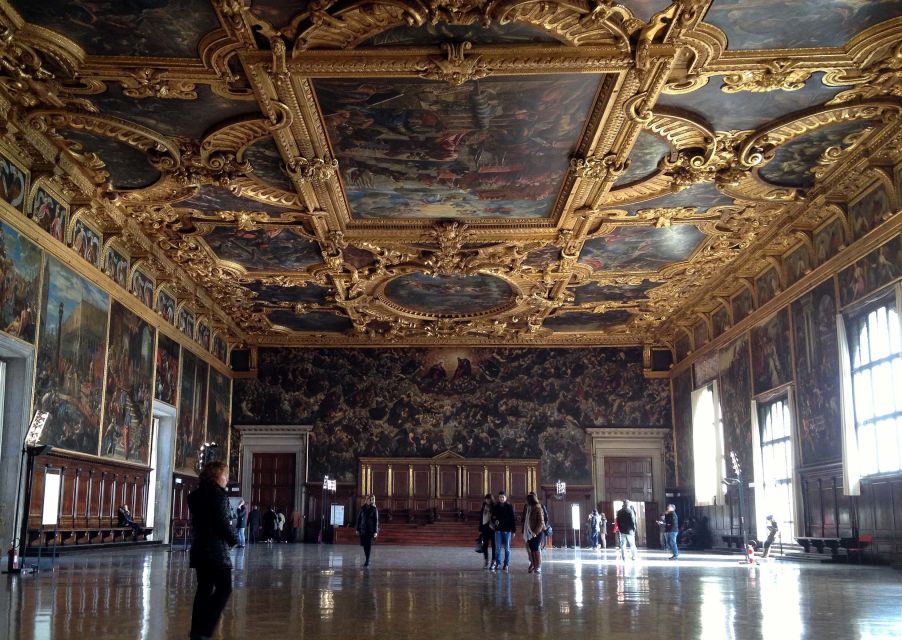Venice: Doge's Palace Skip-the-Line Guided Tour - Optional Glass Furnace: A Different Side of Venetian Craft