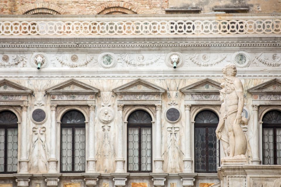 Venice: Doge's Palace Skip-the-Line Tour with Prisons - Timing, crowds, and why the headset can matter