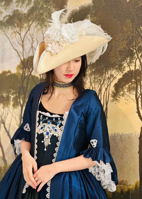 Venice: Dress-Up Experience - Six Photo Settings Inside and Outside (Including Rainy-Day Magic)