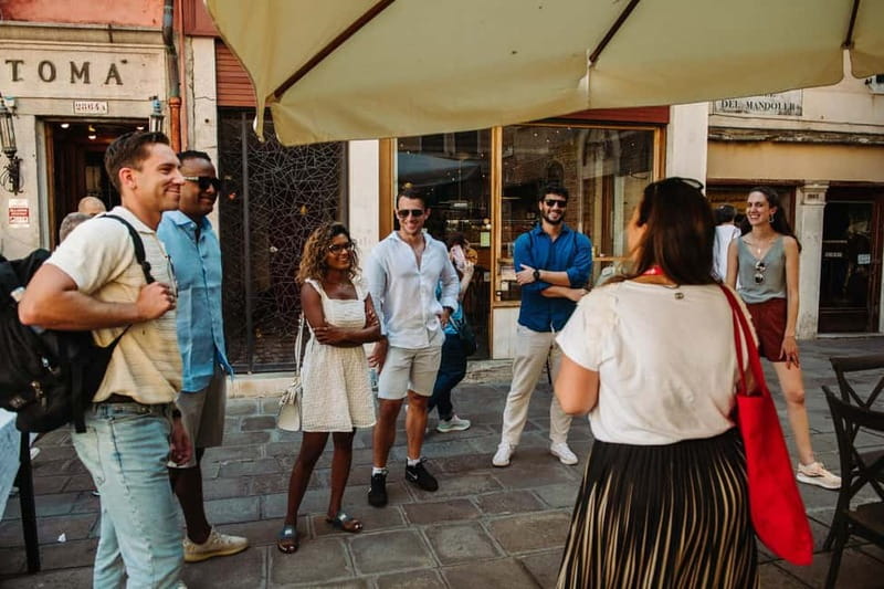 Venice: Eat & Drink Like a Local – Evening Cicchetti Tour - Drinks Like a Venetian: Spritz, Prosecco, and Wine Choices