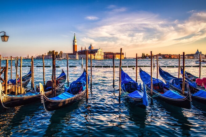 Venice: Enchanting City Walk & Majestic Gondola Glide! - Canal Grande from the ground: the S-shape that organizes the city