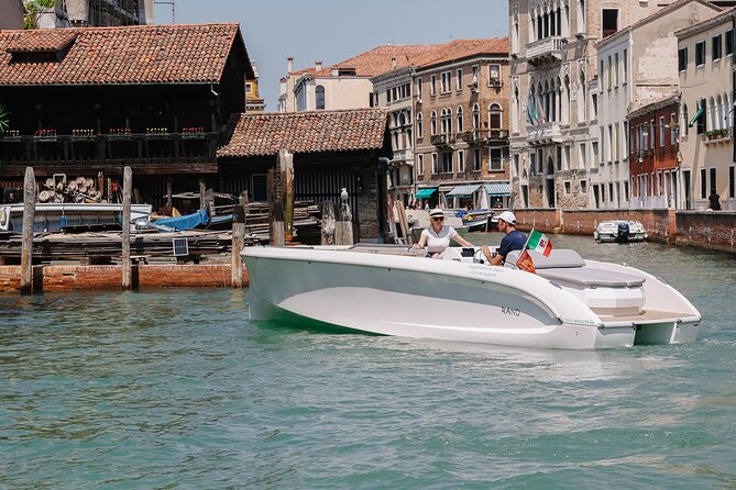 Venice: Explore Venice on Electric Boat - Meeting at Fondamenta Ognisanti and choosing the right departure