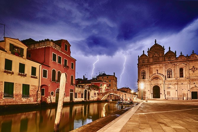 Venice Ghost & Legends Walking City Tour - Stop 1: Campo San Bartolomeo and Venice’s First Mood Set