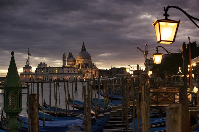 Venice Ghost & Legends Walking City Tour - Guides and Headsets: Why Storytelling Quality Can Swing