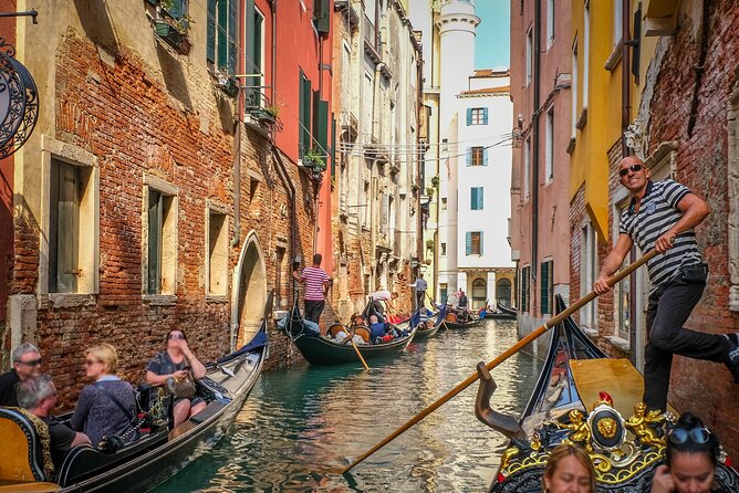 Venice Gondola ride with Skip the Line Doge's Palace tour - Inside Doge’s Palace: Power, Art, and the Bridge of Sighs
