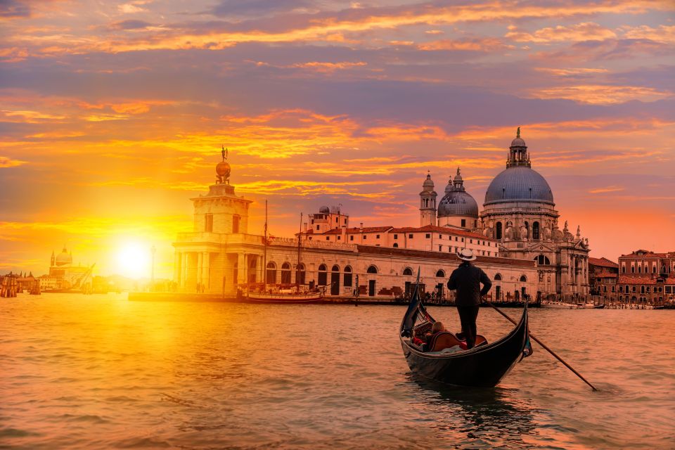 Venice: Gondola Tour under the Bridge of Sighs & Audio Guide - The 30-Minute Glide: Canals, Low Bridges, and the Real Venice Feeling