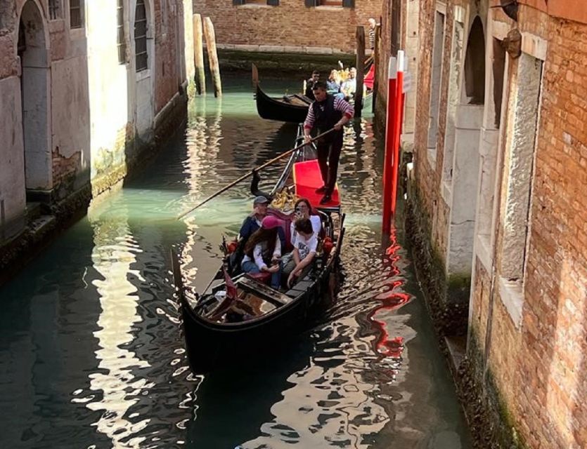 Venice: Grand Canal by Gondola with Live Commentary - Seating, audio, and small-group reality: the practical stuff