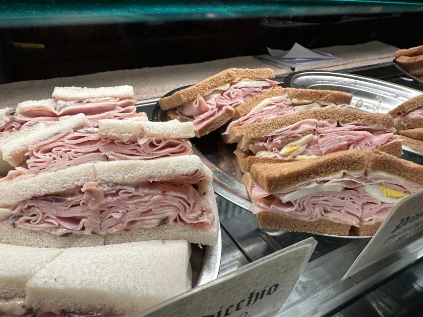 Venice: Guided City Highlights and Street Food Tour - City Sights While You Eat: Grand Canal and the Walk Through Venice Center
