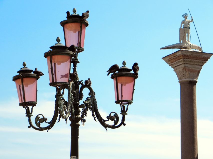 Venice: Guided Walking Tour with skip-the-line tickets - What the Guide and Audio Receivers Actually Change