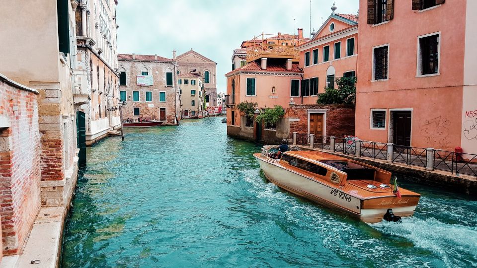 Venice: Guided Walking Tour with skip-the-line tickets - Guaranteed Skip-the-Line at the Doge’s Palace