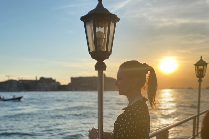 Venice Hidden Gems and Secrets Tour with a Local in Small Group - Squero di San Trovaso: Gondola Craft, Seen the Right Way