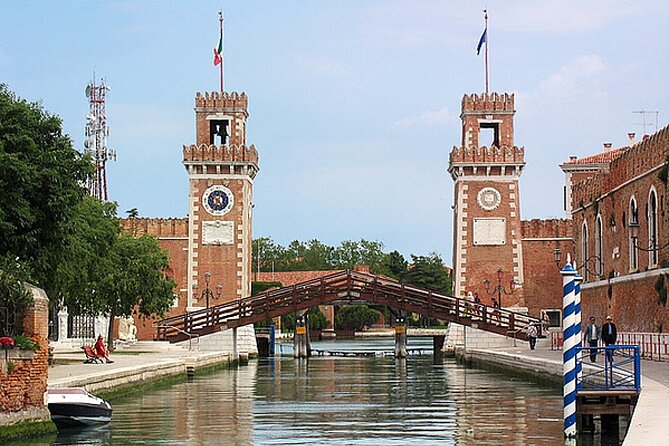 Venice Lagoon Private Boat Tour with Prosecco aperitif - Venice Biennale Shipyards: Art and Architecture Meets Water