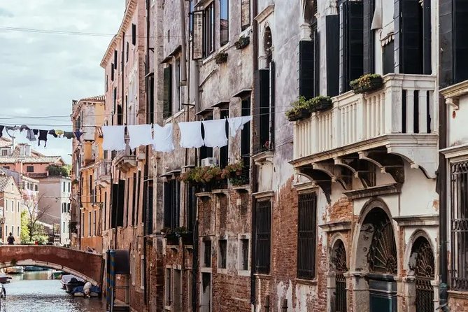 Venice Off the Beaten Path: Private Tour in Venice with a Local - Lucia’s private pacing: the real value of a small-group local guide