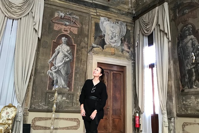 Venice Off the Beaten Path: Private Tour in Venice with a Local - Movie and painting references: Venice as a set and a gallery