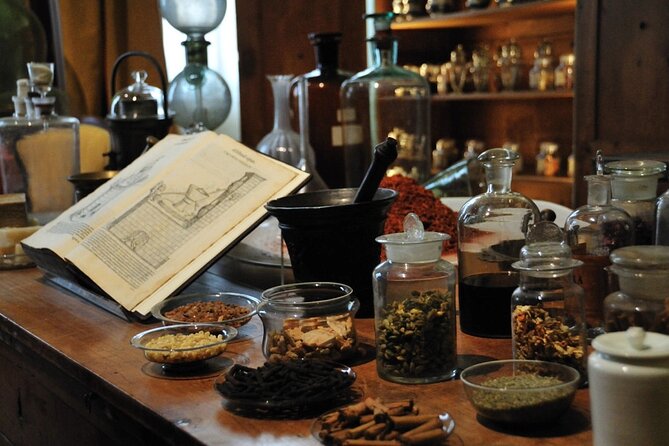 Venice Palazzo Mocenigo: History of Textile, Costume and Perfume - A Venetian Palace Museum Devoted to Clothes and Scents
