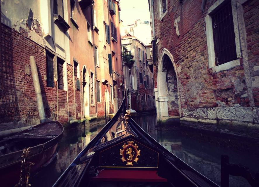 Venice: Private After Dark Tour and Gondola Ride - Key Things That Make This Venice After Dark Tour Work